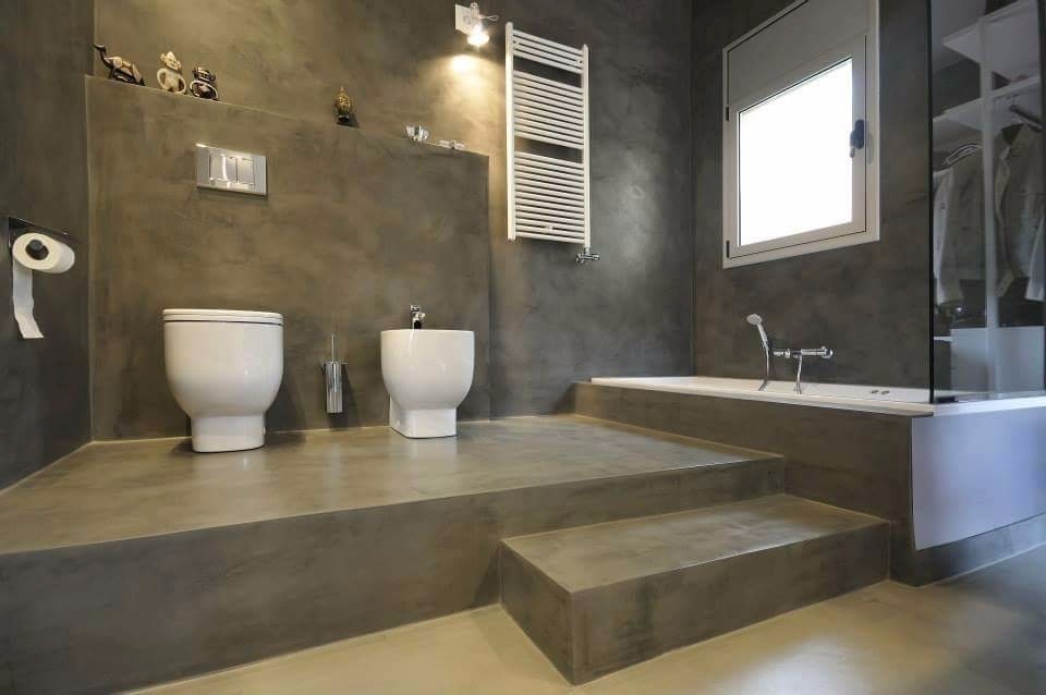 Installation du béton minéral en salle de bain