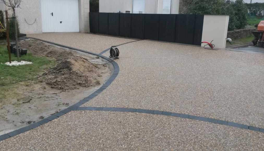 Descente en béton pour un garage